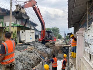 Dinas SDABMBK Perbaiki Saluran Drainase di Jalan Jermal XVII Medan Denai