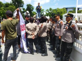 Polrestabes Medan Kawal Aksi Massa KPK Sumut Geruduk Kantor Gubsu Jalan Diponegoro Medan