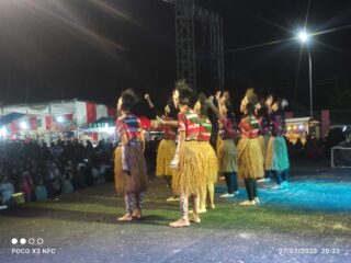 Raih juara tiga Jumbara IX Tingkat Nasional,  Kontingen Papua asal Mimika tutup Rangkaian acara dengan proses Bakar Batu