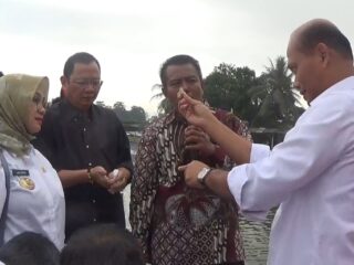 Ketua Komisi IV DPR RI Bersama Ditjen Perikanan Budidaya Panen Raya Ikan Nila Nirwana Hasil Inovasi Pengurus APCI Lampung di Lamsel