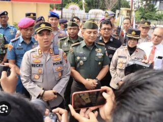 Prajurit TNI berikan Kejutan kepada Polres Pekalongan Kota saat Hari Bhayangkara ke 77