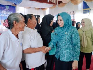 Bupati Sambut Kunjungan Tim Evaluasi Provsu Pada Acara Lomba PAAR Desa Sei Tampang Tingkat Provinsi Sumatera Utara