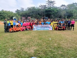 Dalam Rangka Menyambut HUT RI Ke-78 Danramil 0622-10/Pabuaran Buka Turnamen Sepak Bola Tingkat SD Se-Kecamatan