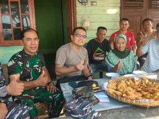 Program Polres Bangka Barat Menggelar “Gerobak Pagi”. Borong UMKM di Pantai Tanjung Mentok