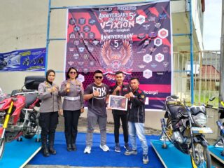 Kapolres Binjai AKBP Rio Panelewen S.IK, Terima Plakat Penghargaan dari Komunitas Bikers Mitra Polri