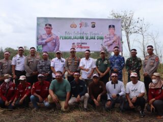 Polres Belitung timur adakan Program "Giat Penanaman Pohon serentak. Tema : Lestarikan Negeri Penghijauan sejak dini
