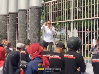 SIRA Aksi Demo Berharap Kejati Sumsel Ungkap Dugaan Indikasi Korupsi Di Dinas PUPR Kota Palembang