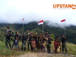Sambut Bulan Agustus, Satgas Yonif PR 433/JS ajak warga Distrik Yigi, Papua pasang bendera merah putih rayakan Kelahiran Indonesia