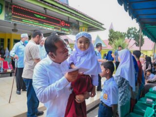 Irsan Efendi Nasution Salurkan ZIS Kepada 429 Mustahik di Kota Padangsidimpuan