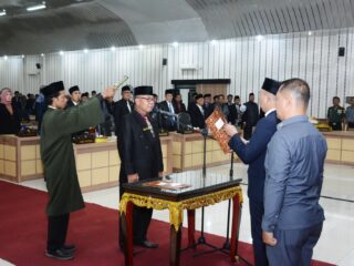 Bupati Oku Selatan POPO ALI Hadiri  Pengucapan  Sumpah/Janji  PAW ANGGOTA DPRD OKU SELATAN Periode 2019 - 2024.