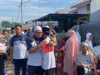 Kapolres Tanjung Balai Silaturrahmi Melayat ke Rumah Keluarga Korban yang Hanyut Terbawa Arus Banjir Sungai