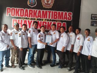 Pokdarkamtibmas Bhayangkara Sumut Serahkan SK Pokdarkamtibmas Bhayangkara Resor Medan Periode 2023 - 2027