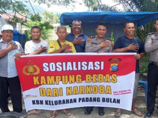 Petugas Posko KBN Polres Labuhanbatu Kelurahan Padang Bulan Melaksanakan Patroli Anti-Narkoba