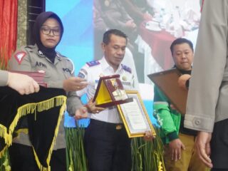 Bobby Nasution Terima Penghargaan Pelopor Keselamatan Dari Polda Sumut