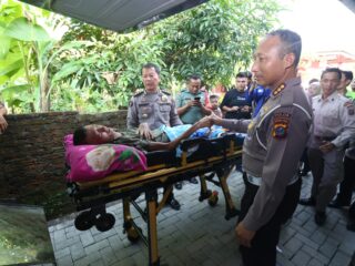 Kapolda Sumut, Melalui Dirlantas Polda Sumut : bantu Korban Tabrak lari ke RS Bhayangkara