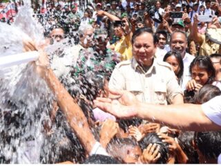 Atasi Kekeringan, Menhan Prabowo Resmikan 16 Titik Air Bersih di Pulau Mao