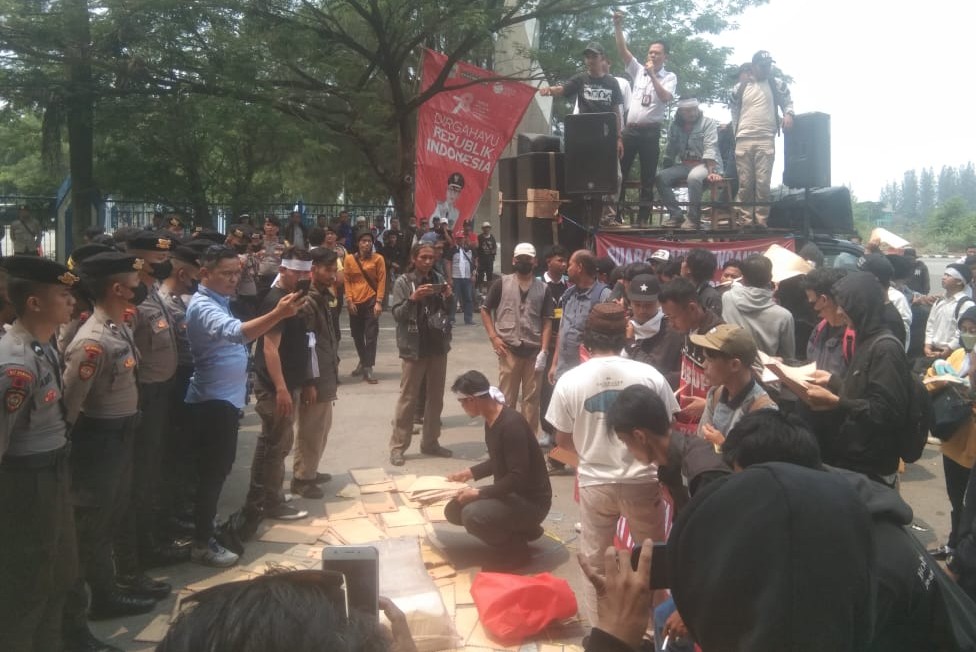 Lanjut di Aksi Ke 2 Suara Kaum Penganggur Kabupaten Bekasi. Kembali Ingatan "Pj Bupati Jangan Hanya Janji"