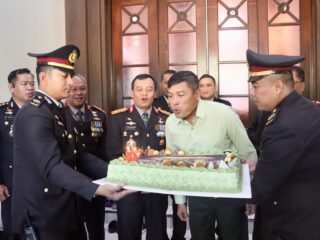 Surprise Untuk HUT TNI Ke 78, Kapolda Jateng Kunjungi Rumah Dinas Pangdam IV/Diponegoro