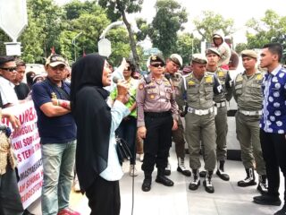 Berjalan Kondusif, Polrestabes Medan Kawal Demo Komite Rakyat Bersatu di Kantor Gubernur Sumut