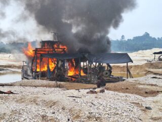 23 unit peti di pulau Pramuka  di bakar Polsek Singngi hilir
