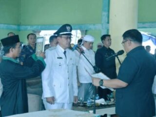 Sumpah Janji Jabatan ,Suwandi Kades Balunijuk Kecamatan Merawang  Secara Resmi Dilantik PJ Bupati Bangka M.Haris