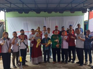 Peringati Hari Sumpah Pemuda ke- 95 Tahun 2023, FKMN Bersama PT. Min ID Inalum Menyerahkan 2 Kunci Rumah Program Bedah Rumah