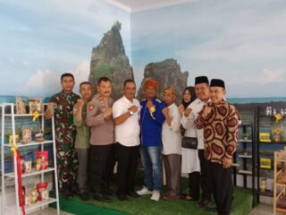 Dinkop Lebak dan Camat Bayah Launching Gallery UMKM 