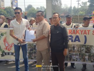 SIRA Aksi Demo di Kejati Sumsel Terkait 20 Proyek di Kabupaten Pali Adanya Dugaan TIPIKOR 