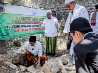 Pj Bupati Pamekasan Hadiri Pemasangan Batu Pertama Fasilitas Masjid Asy Syuhada