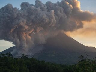 Evakuasi Korban Bencana Erupsi Gunung Merapi Bukittinggi Sumatra Barat Resmi Ditutup