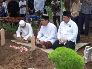 Ikhwan Lubis SH MH Hadiri Pemakaman Mantan Ketua PWI dan Wartawan Senior Batubara