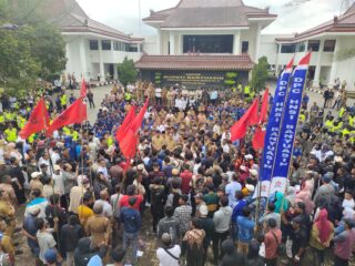 Ribuan Massa MBB Berikan Dukungan Penuh Kinerja PJ Bupati Banyuasin 