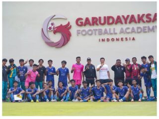 Dukung Pengembangan Sepak Bola, Legislator Gerindra Moreno Dampingi Arema U-17 di Turnamen Nusantara Open 2023