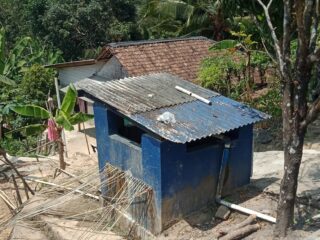 Dampak Kemarau Panjang, Warga  Kampung Harjasari Desa Darmasari Kesulitan Air Bersih