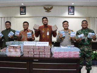Kapolrestabes Medan Ikuti Press Release Lampu Pocong di Kejari Medan