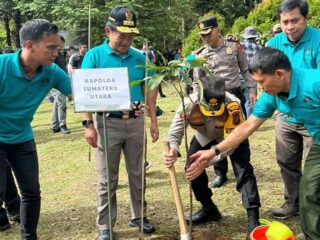 Penanaman Pohon di Seluruh Indonesia, Kapolrestabes Medan : Wujudkan Indonesia Emas, Indonesia Maju yang Go Green