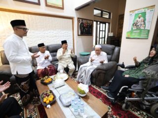 Pimpinan Ponpes Genggong: Prabowo Pilihan Kaum Santri karena Hatinya Menyatu dengan Para Kiai
