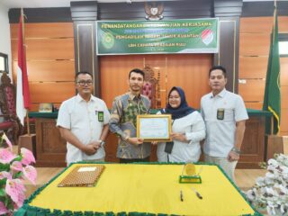 Posbakum pengadilan negeri taluk kuantan tanda tangani kerjasama dengan LBH cahaya keadilan Riau