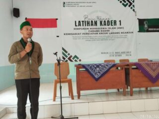 Ketua Umum Himpunan Mahasiswa Indonesia (HMI) Cabang Kediri, Wahyu Agus Hariadi, menolak secara tegas dengan adanya kampanye hitam di Pemilu 2024.