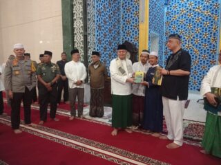 Kepala BNPT Komjen Rycko Amelza Dahniel Berikan Tausiyah di Masjid Agung Medan