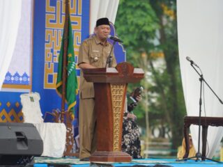 Plt Bupati Langkat H Syah Afandin, SH menghadiri Isra Mi'raj 1445 H bertempat di Alun-alun Tengku Amir Hamzah, Stabat