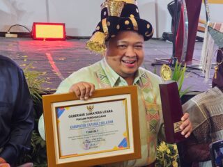 Pemkab Tapsel Terima 2 Penghargaan dari Pj Gubernur Sumut