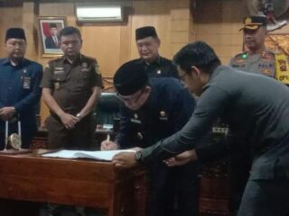 Pj Bupati OKU H. Teddy Meilwansyah Sampaikan LKPJ Pada Rapat Paripurna III DPRD OKU Masa Persidangan Ke - 2 Tahun  2024