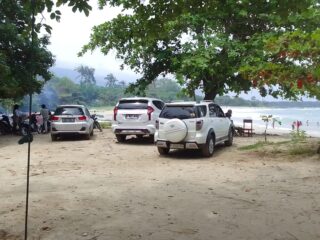 Sejumlah Pengunjung Keluhkan Tarip Masuk di Pantai Daplangu Kecamatan Sumur