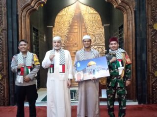 Tarling Di Masjid At-Taqwa, Babinkamtibmas Panenjoan : Bulan Ramadhan Jadi Momentum Untuk Meningkatkan Kualitas Keimanan