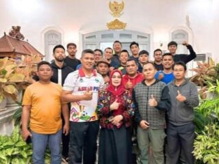PLT Bupati Labuhanbatu Lepas Rombongan Disporabudpar Ke Kabupaten Samosir