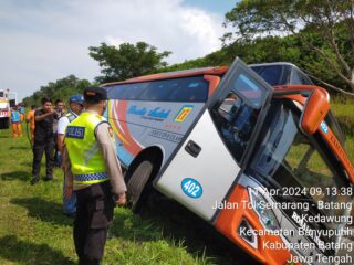 2 Balita Jadi Korban Tewas dalam Kecelakaan Bus Rosalia Indah di Tol Batang