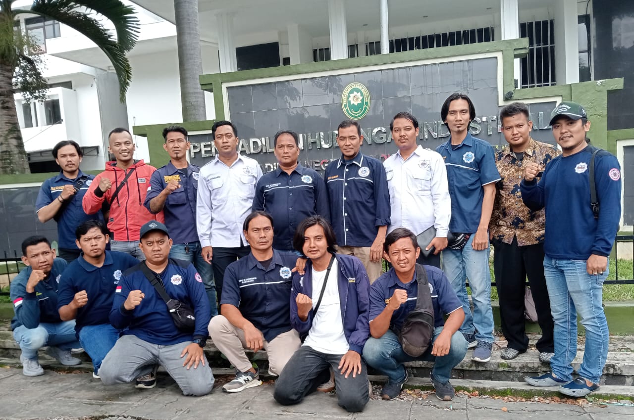 Foto : Para pengurus serikat pekerja PT. Kohwa Precision Indonesia