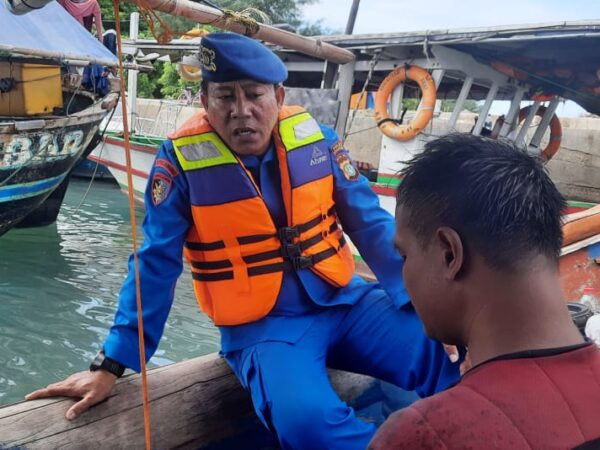 Patroli Laut Dialogis Satpolairud Polres Kepulauan Seribu Meningkatkan Keselamatan dan Kamtibmas di Perairan Kepulauan Seribu
