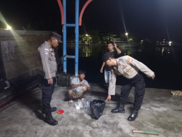 Patroli Malam "Perintis Presisi" di Pulau Panggang: Antisipasi Gangguan Kamtibmas Pasca Pemilu 2024